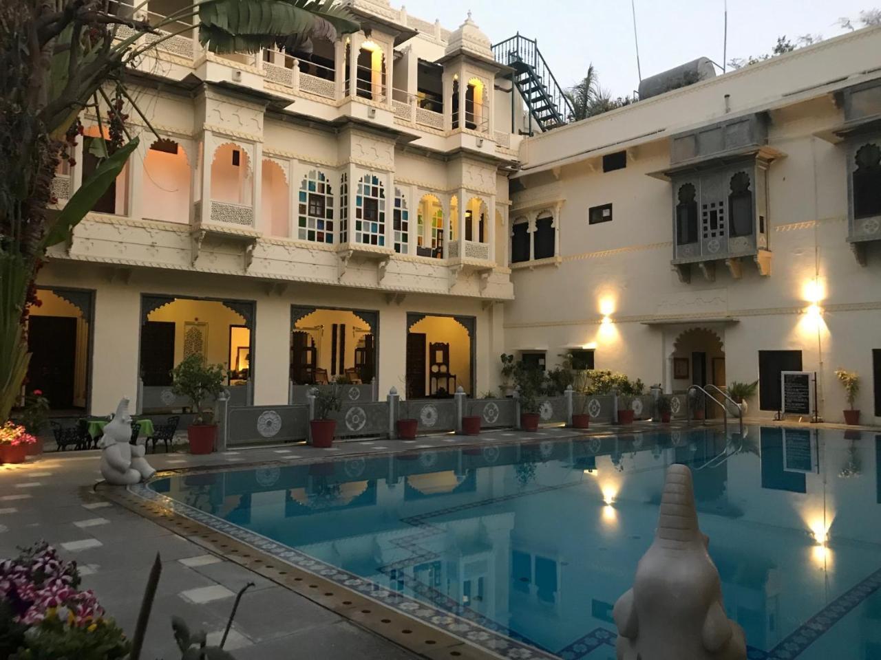 Hotel Mahendra Prakash 3*